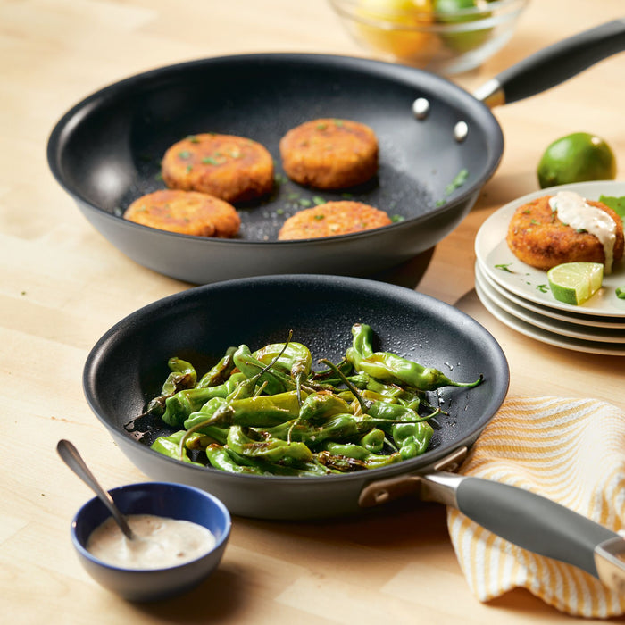 Packaging shot: for searing, frying and everyday cooking – hard-anodised aluminium – Anolon Advanced Home Nonstick Skillet Twin Pack 26/32cm Moonstone