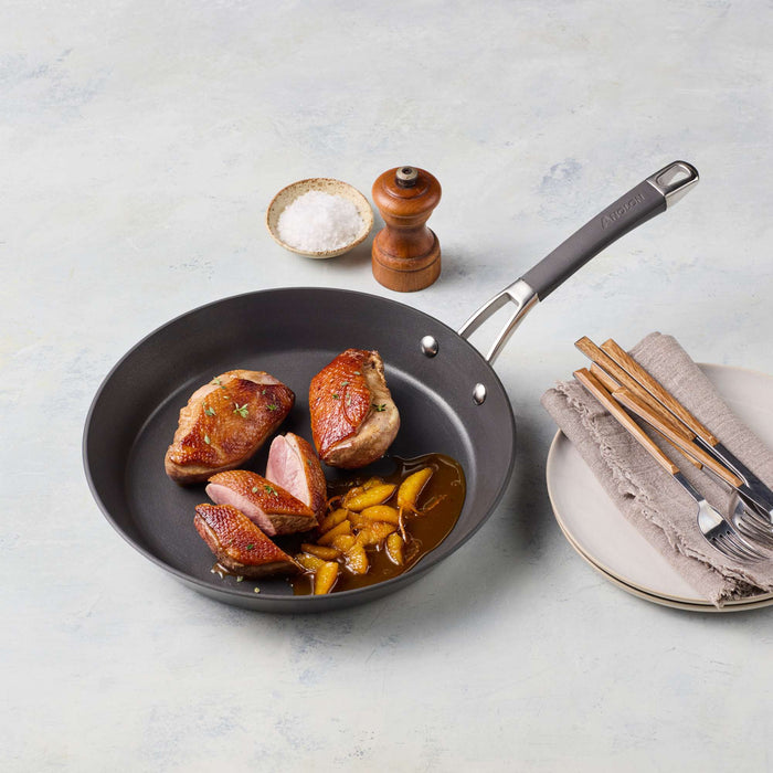 Product detail view: for searing, frying and everyday cooking – hard-anodised aluminium – Anolon Endurance+ Nonstick Induction Open French Skillet 28cm
