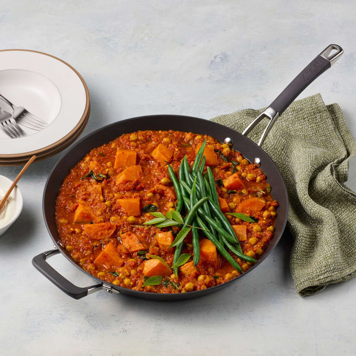 Product detail view: for searing, frying and everyday cooking – hard-anodised aluminium – Anolon Endurance+ Nonstick Induction Open French Skillet 34cm