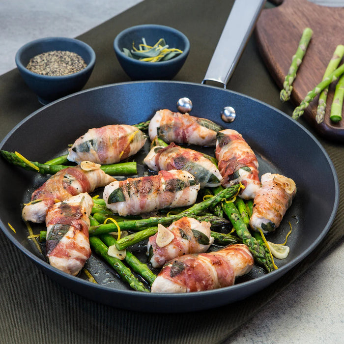 Product detail view: for searing, frying and everyday cooking – hard-anodised aluminium – Anolon Professional Nonstick Skillet 24cm