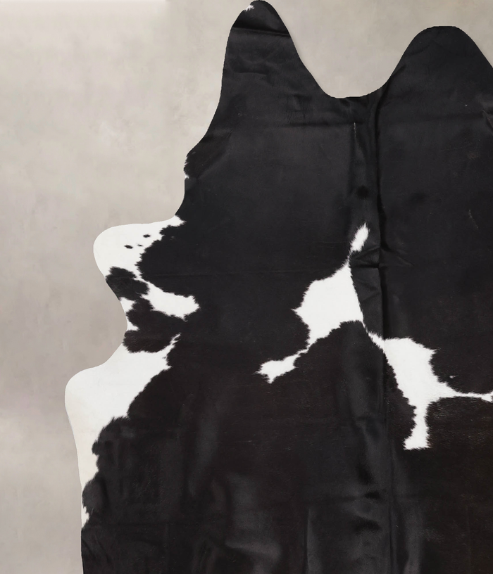 Black and White Cowhide Rug #B10509