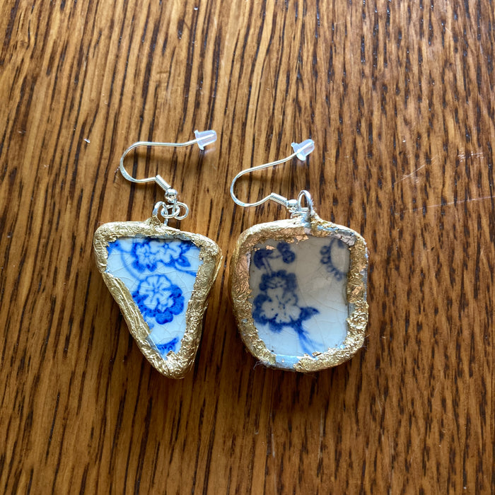 Broken Pottery Artisan Made Earrings Unbranded Blue Floral Plate Handcrafted Dangle Earrings