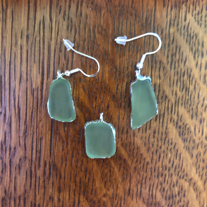 Erie Glass Artisan Made Pendant And Earrings Green Uranium Glass Glow Glass Handcrafted Jewelry Set
