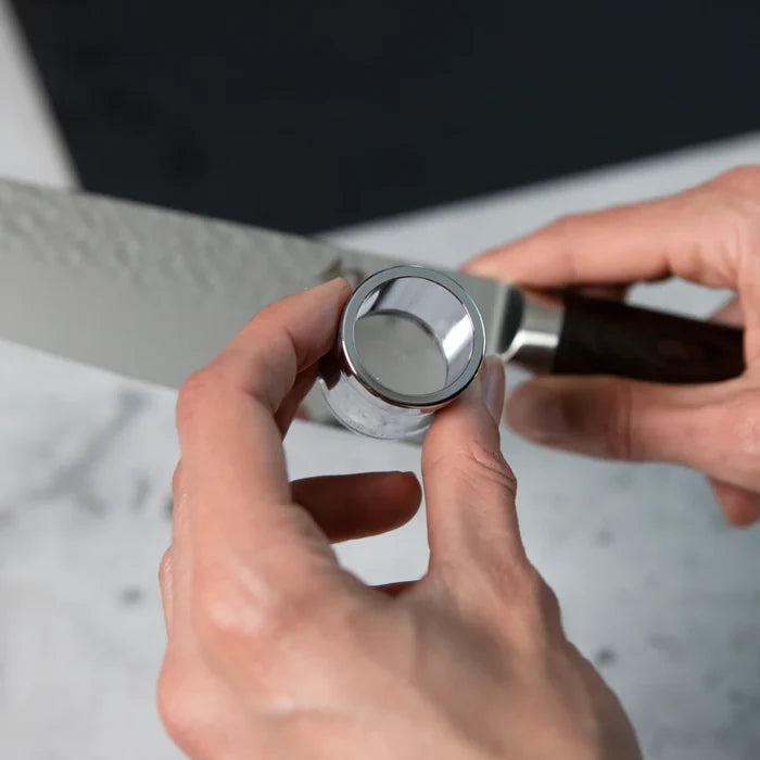 Horl leather knife sharpener magnifier close-up