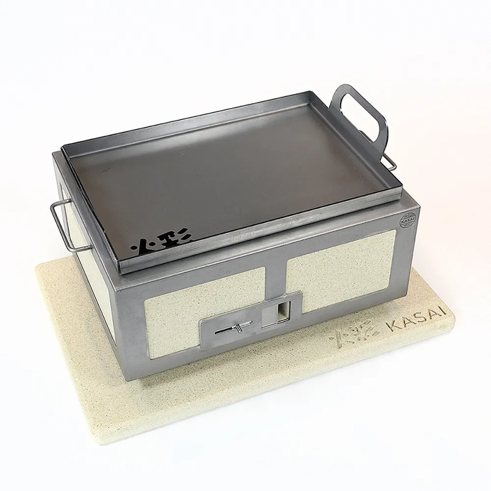 Versatile stainless steel grill plate with handles for grilling