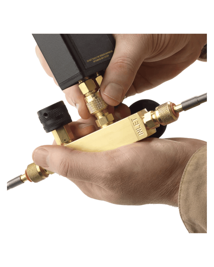 Ralston QTHA-1MBA hydraulic pressure test fitting connect with nitrogen calibration equipment