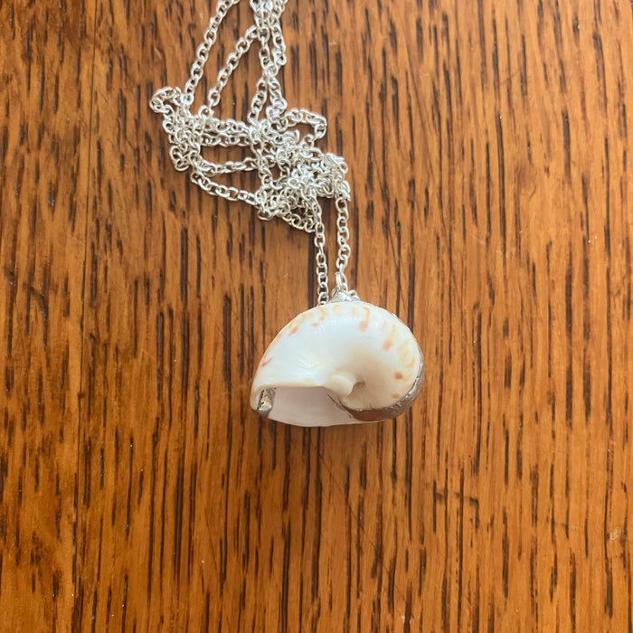 Sea Sell Artisan Made Pendant Handcrafted Sea Shell Necklace 3/4 in x 1/2 in